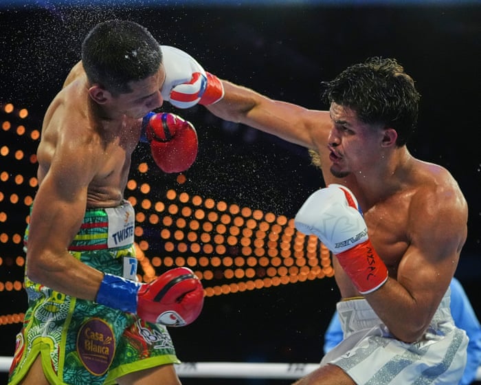 Xander Zayas outboxes Jorge Garcia to become boxing’s youngest active world champion