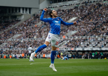 Enzo Le Fée shows his joy after his pass led to Brian Brobbey’s goal