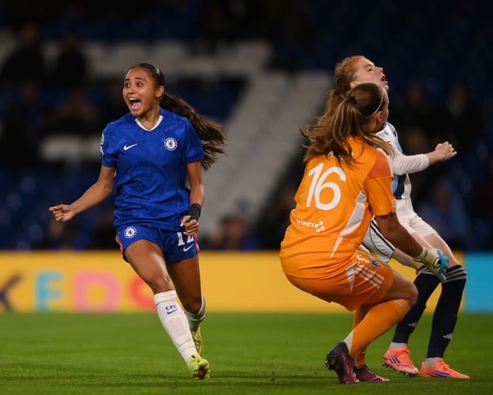Alyssa Thompson adds sparkle to Chelsea’s WCL cruise against Paris FC