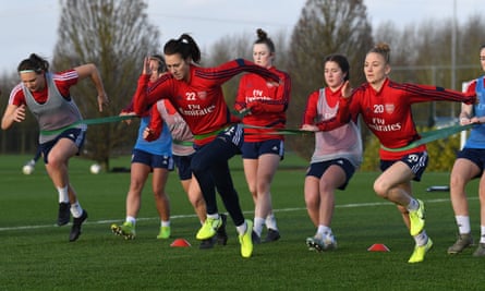 Numbers Game Arsenal Hope To See Off Chelsea Wsl Challenge Despite Smaller Squad Arsenal Women The Guardian