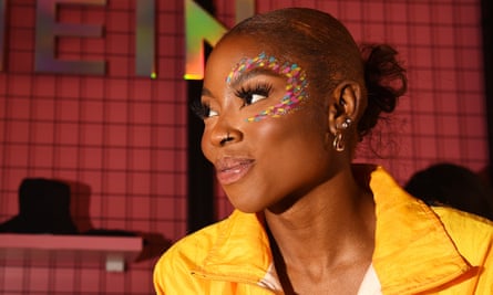 Wunmi Bello, um terço da equipe Nailing It.