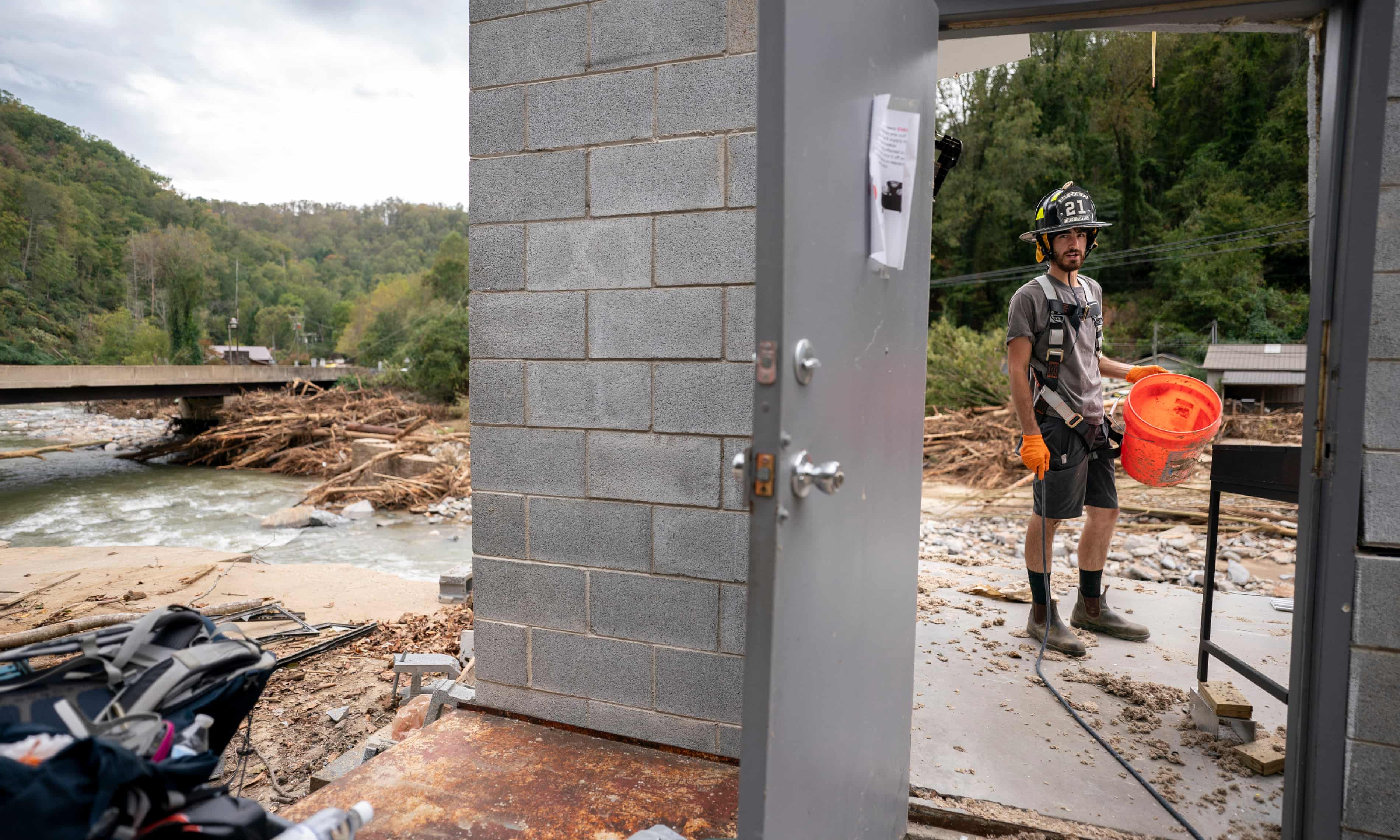 Hurricane Helene death toll rises to 166 with hundreds more still missing (theguardian.com)