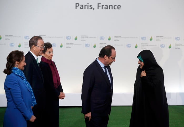 President Hollande welcomes Iran’s vice-president Iran Ebtekar to COP21 opening day sesssion in Le Bourget, Paris