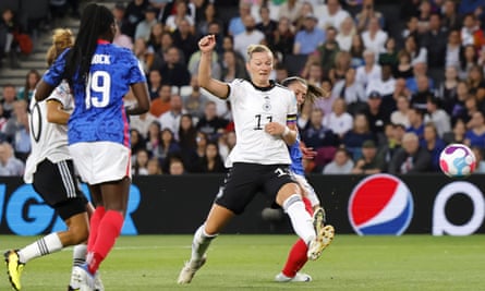 Alexandra Popp’s powerful first-half finish puts Germany 1-0 ahead