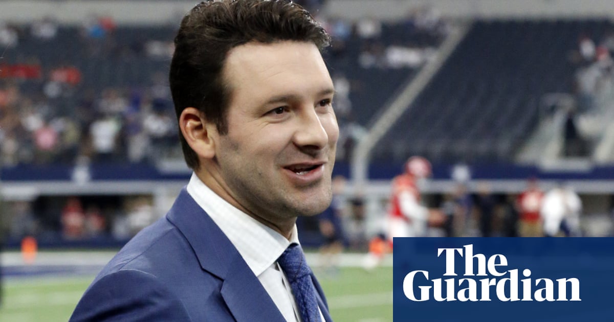 Tony Romo to stay with CBS after agreeing to $17m-per-year contract