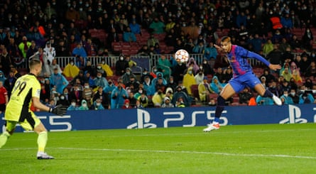 Ronald Araújo scored a superb volley only for Barcelona only to have it ruled out for offside.