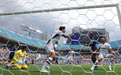 Fluminense’s German Cano celebrates scoring their first goal against Inter.