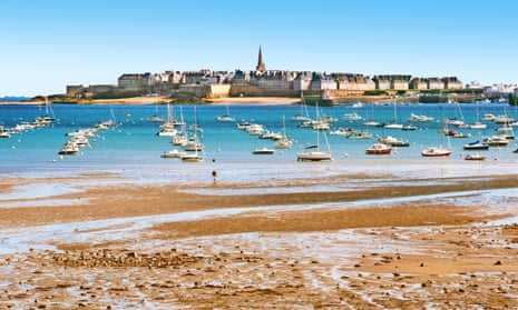 Low tide in the channel between Saint-Malo and Dinard.