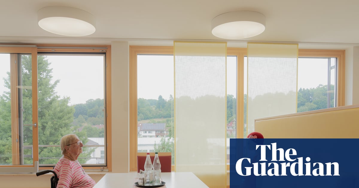 Emma de spookachtige robot maakt het verpleeghuis kapot: de beste fotografie van Paula Hornickel | Kunst en design