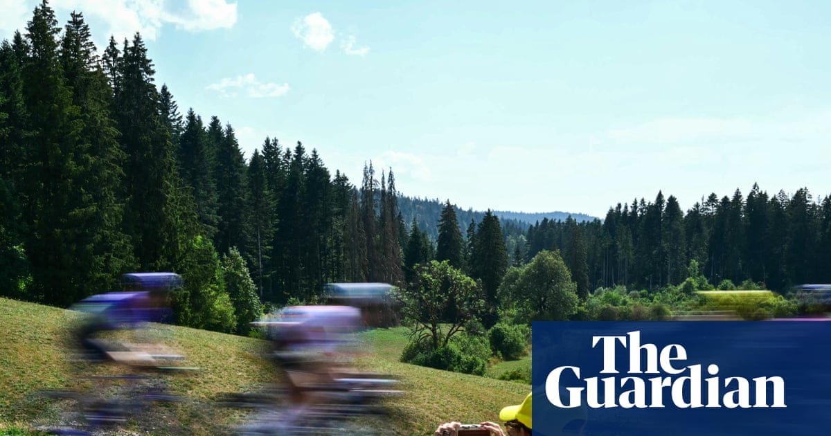 Dogs, descents and dehydration: Tour de France Femmes 2026 – in pictures