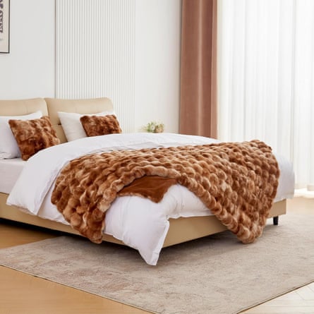 The 17 best mother’s day deals for when she says ‘don’t spend too much’ | gift ideas from the filter us A product photo of a benvwe faux fur throw blanket