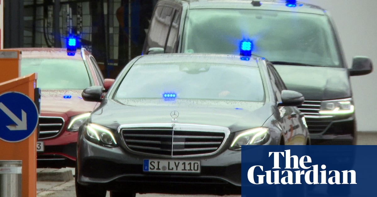 German police arrest teenage neo-Nazis for alleged attacks on migrants