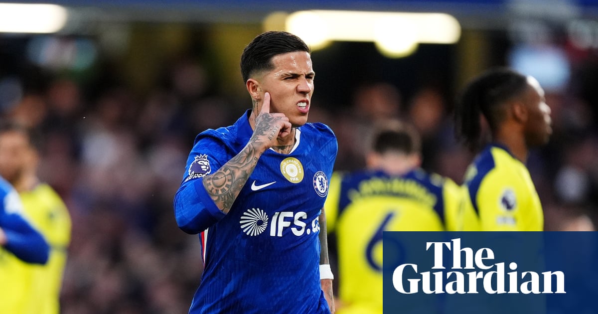 Fernández and Chelsea sink Spurs as survival battle goes to the final day
