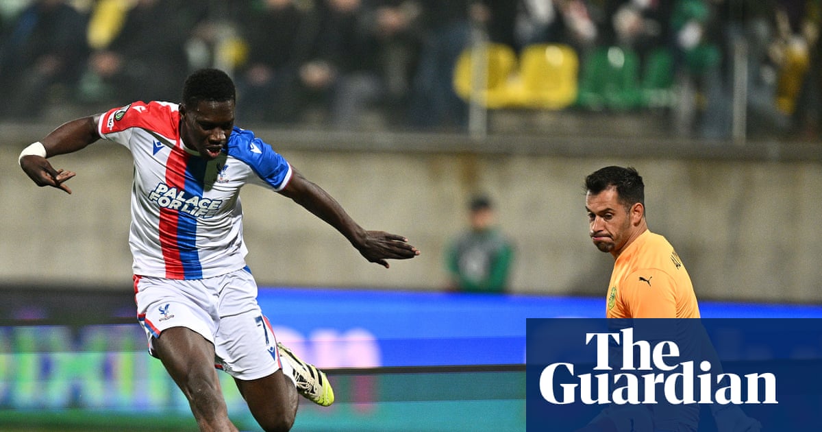 Sarr double helps Crystal Palace edge to extra-time win against nine-man Larnaca