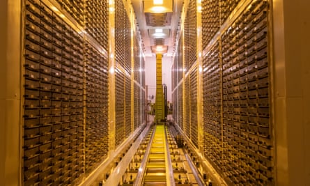 Biobank vaults