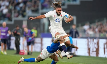 England’s Chandler Cunningham-South makes progress in Rome.
