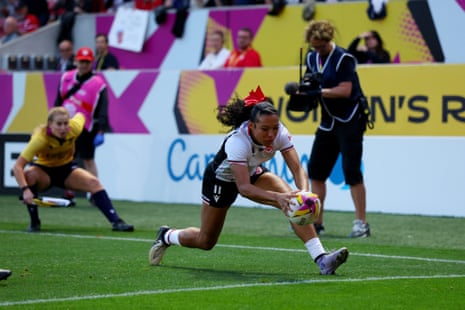 Asia Hogan-Rochester scores a second try for Canada.