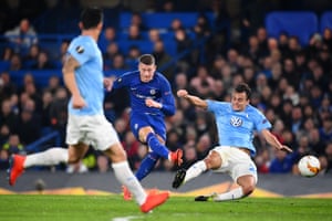 Ross Barkley of Chelsea has a shot.