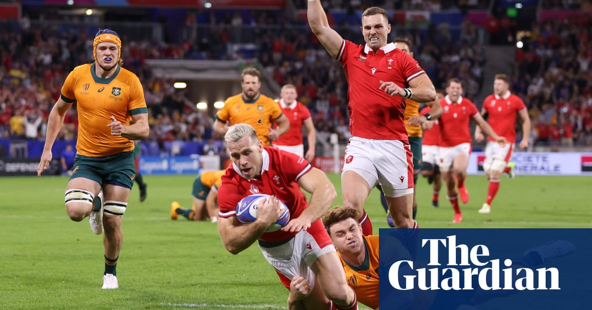 Gareth Anscombe helps Wales sail into quarter-finals after easy Australia win