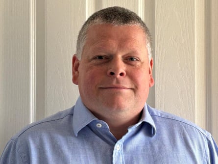 Head and shoulders photo of DCI Paul Curtis