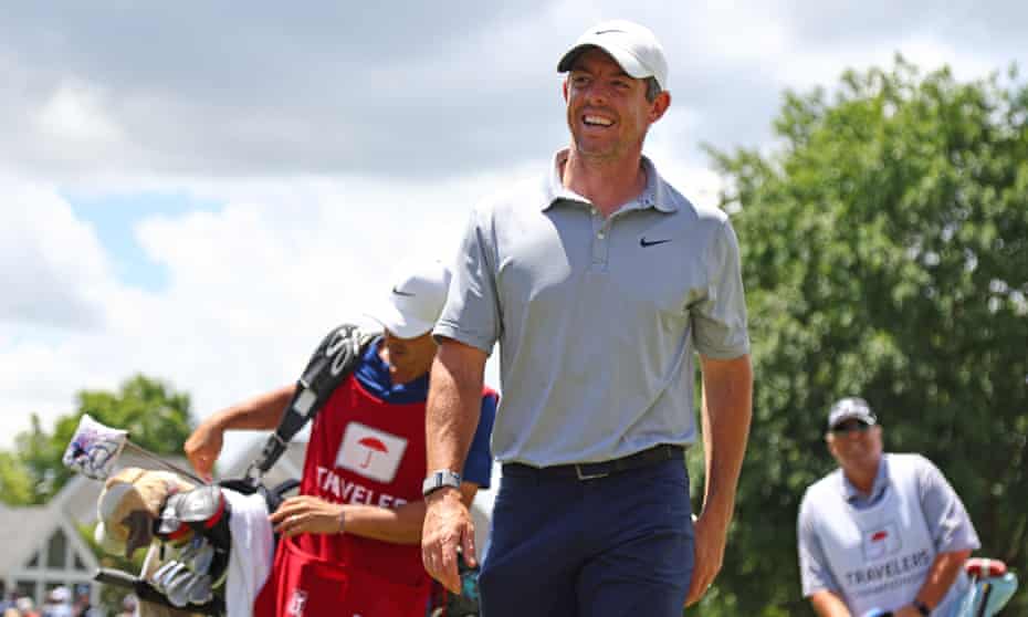Rory McIlroy is the early leader at TPC River Highlands, continuing his good run of recent form.