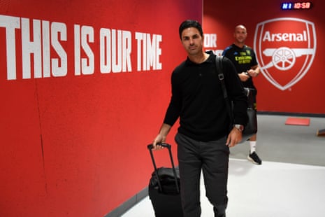 Mikel Arteta makes his way to the dressing-room ahead of this afternoon’s game.