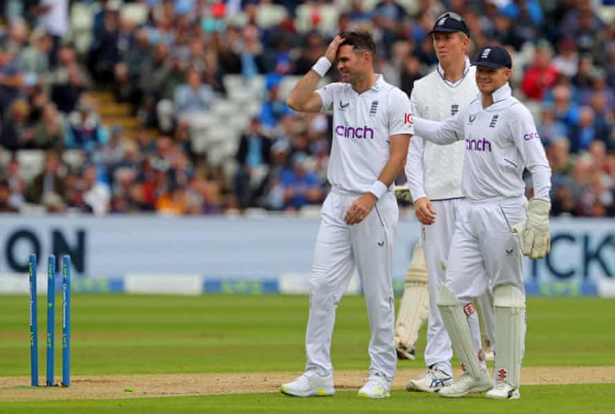 Jimmy Anderson finally mops up Jadeja.