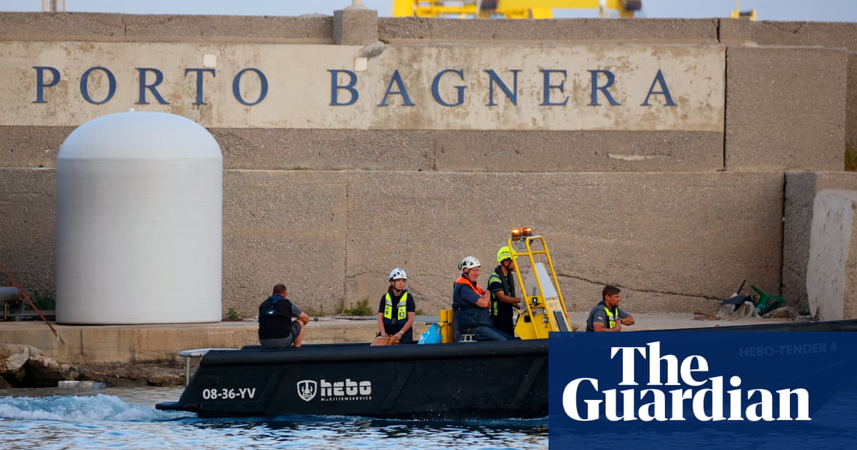 Diver dies during salvage operation to recover Mike Lynch's superyacht