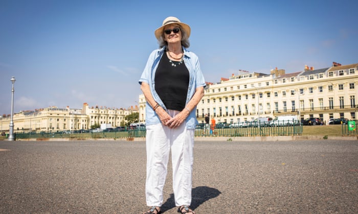 Coastal Grandma: Shop The Ironic $30 Tote Bag That Everyone's Wearing –  StyleCaster