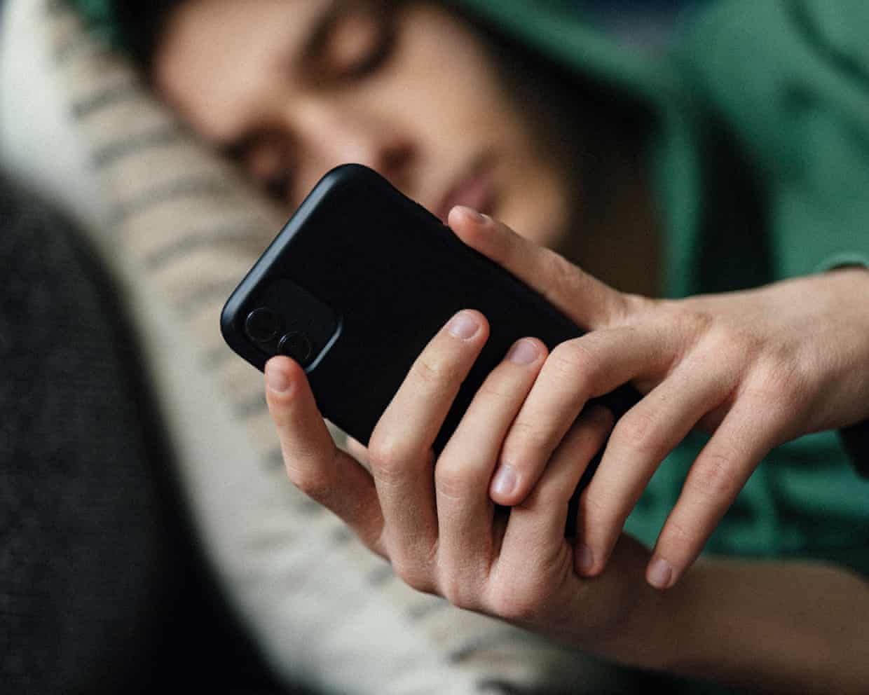 Soy un adolescente que cayó en la trampa de la manosfera. Aquí les cuento cómo llegar a jóvenes como yo. Soy un adolescente que cayó en la trampa de la manosfera. Aquí les cuento cómo llegar a jóvenes como yo.