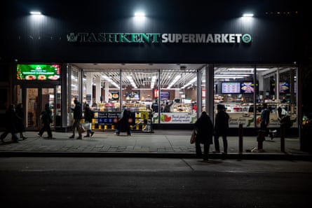 people locomotion extracurricular a supermarket