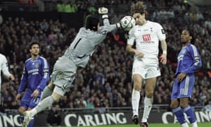 Jonathan Woodgate scores the winner for Tottenham against Chelsea in the 2008 League Cup final – the last time Tottenham won a trophy.