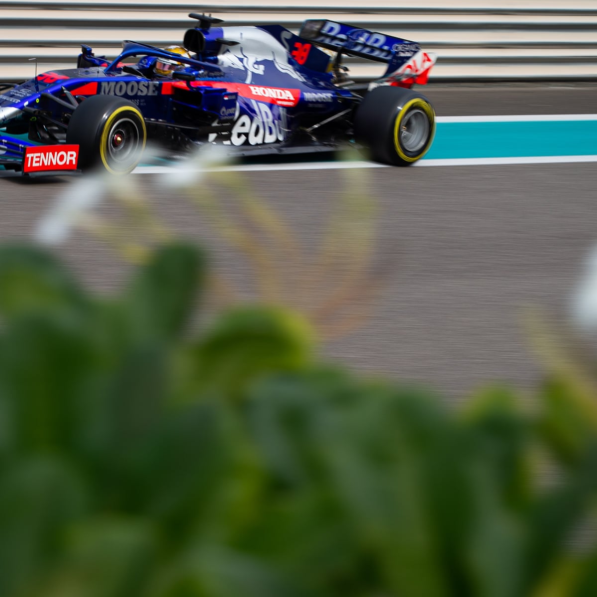 F1 Fails To Agree Budget Reduction As Smaller Teams At Risk Of Being Lost Formula One The Guardian