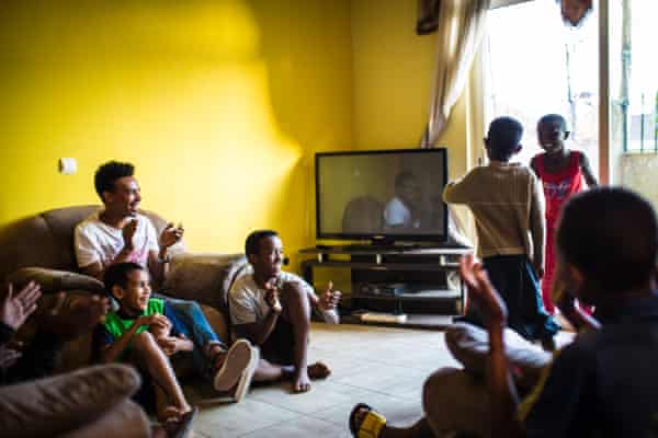 Bambini di strada ad Addis Abeba