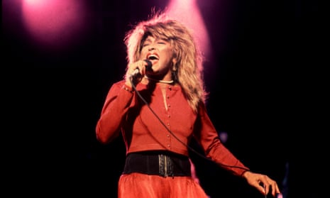 Tina Turner performs onstage at the Poplar Creek Music Theater, Hoffman Estates, Illinois, September 12, 1987. 
