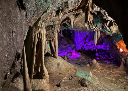 Stump Cross Caverns