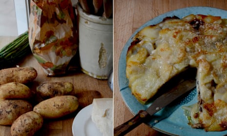 Rachel Roddy makes Carla’s potato and mushroom bake.