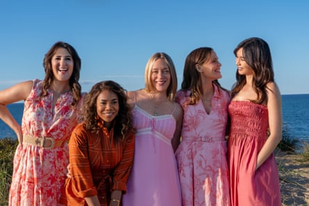 D’Arcy Carden, Regina Hall, Chloë Sevigny, Jennifer Garner and Gemma Chan in The Five Star Weekend.