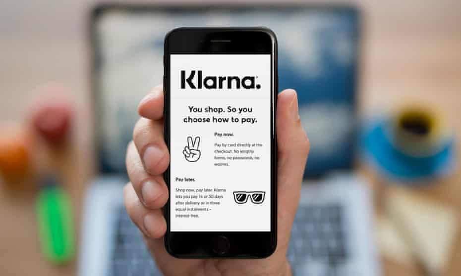 An iPhone displaying the Klarna logo