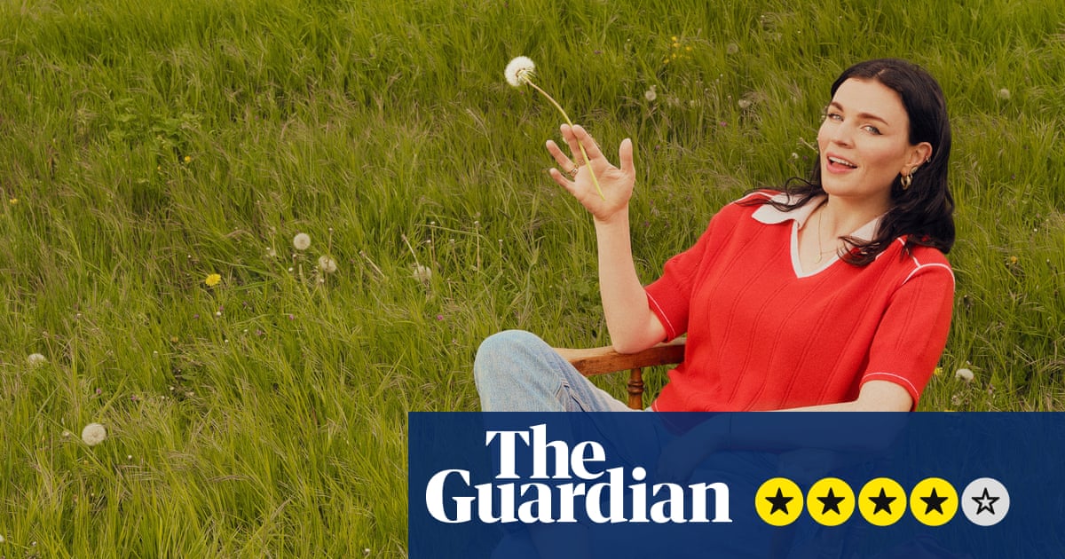 Aisling Bea review – glamourpuss meets accidental mum in a scatty show that revels in immaturity