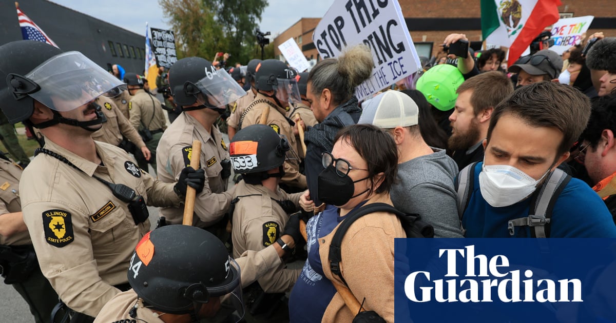 Ah yes, the deadly threat of people holding signs while cops in body armor bravely defend America from the First Amendment.