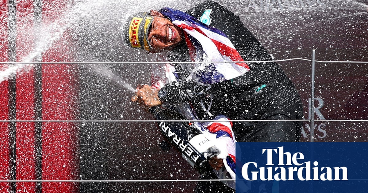Drinking champagne could reduce risk of sudden cardiac arrest, study suggests