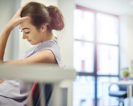 Global Firms Prioritize AI Over Hiring, Impacting Gen Z Employment