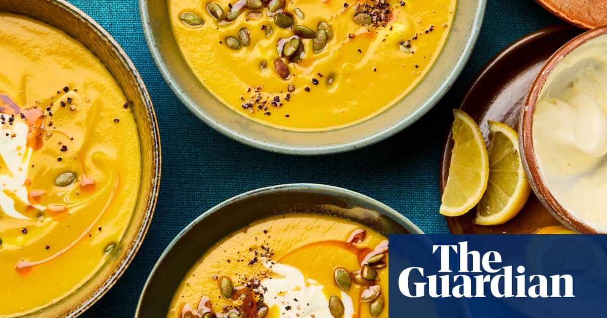 Brown butter pumpkin soup: a simple vegetarian autumn recipe