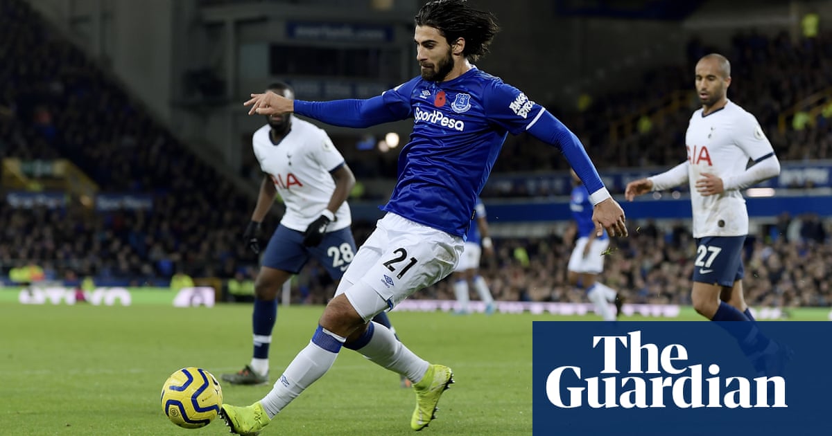 Marco Silva says it is ‘possible’ for André Gomes to play again this season