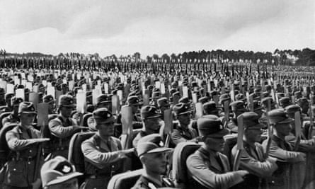 Black and white image of rows of soldiers