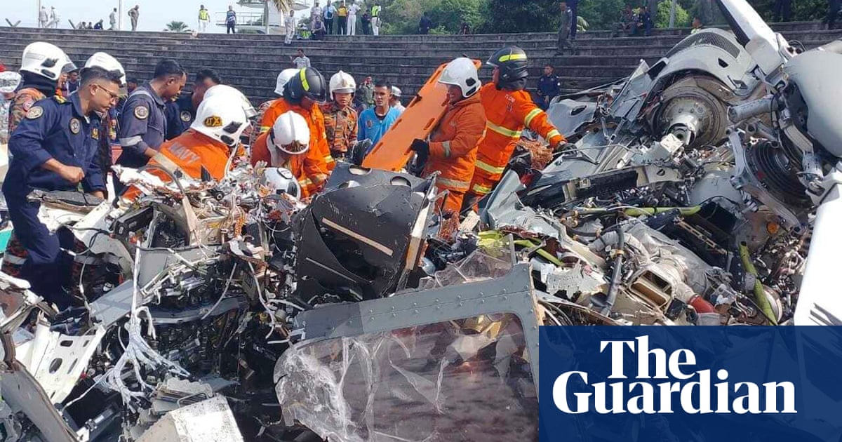 马来西亚海军直升机半空相撞,机上10人全部遇难马来西亚 马来西亚海军直升机半空相撞,机上10人全部遇难马来西亚