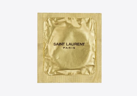 کاندوم سنت لوران برای پنج نفر.