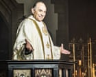 TS Eliot’un Katedralde Cinayet İncelemesi – David Suchet’in mükemmel başpiskoposluğu karşısında hayranlıkla toplanın