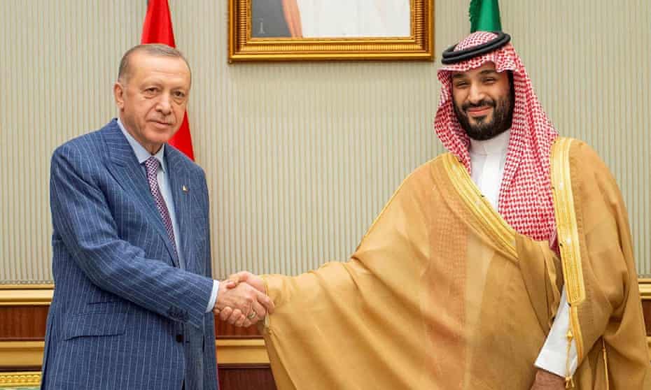 Erdoğan and bin Salman shake hands